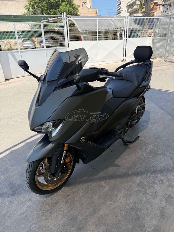 Yamaha TMAX 560